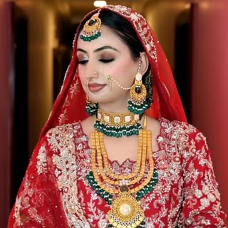 Makeupbyzohra (DeZohraSisters)