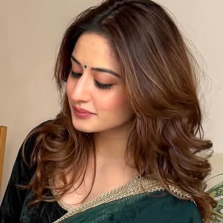 Uditi Singh Phone Number and Email on Reelax