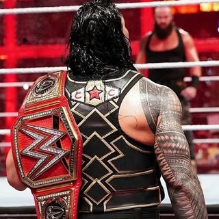 REIGNS FANPAGE ?