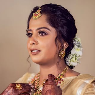 QᴜᴇᴇɴBᴇᴇᴢ ʙʏ Nᴀɴᴅʜɪɴɪ Rᴀᴊᴀ ?