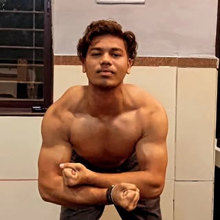 URVASHIRAUTELA ?? Actor??