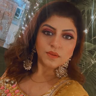 Jolly  |  Makeup Artist