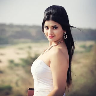 D I V Y A  B H A T T ?